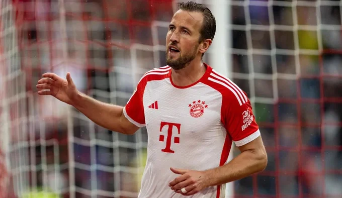 Harry Kane makes history at Bayern Munich after scoring a hat-trick against Mainz | koora live english